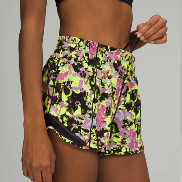 lululemon athletica Pants - Lululemon Hotty Hot High-Rise Lined Short 2.5" Inflected Highlight Yellow Blk 6